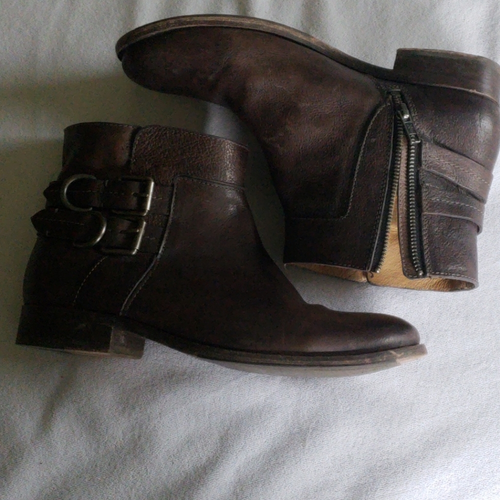 Ankle boots